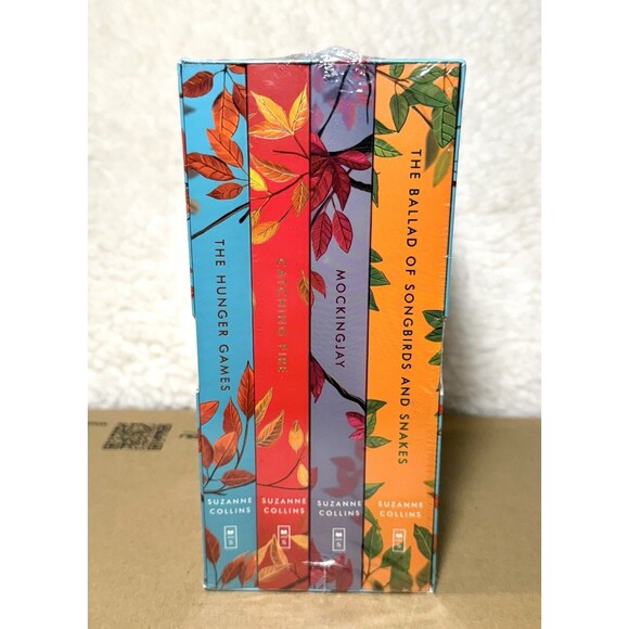 Hunger Games Box Set - Deluxe Edition - Suzanne Collins (Paperback) - Picture 3 of 7
